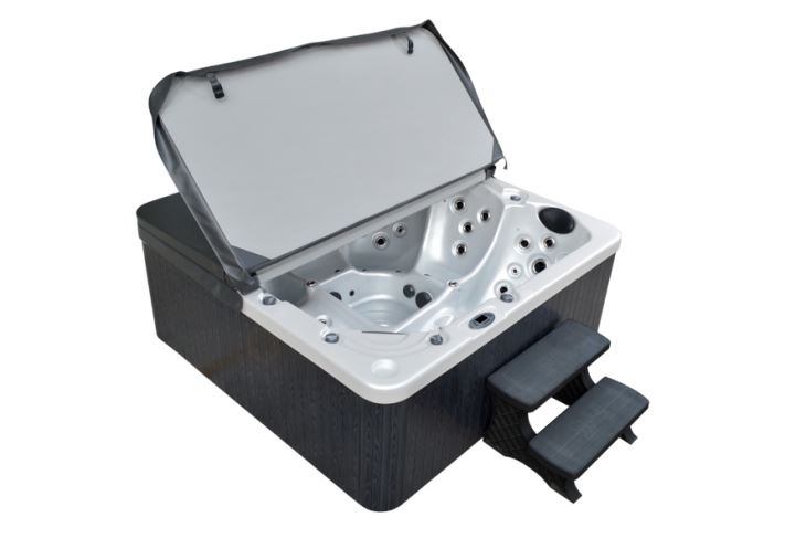 5A26  family spa hot tub